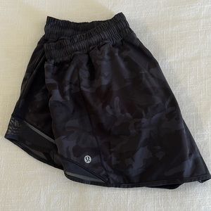 Lululemon Camo low waisted lined shorts with mesh